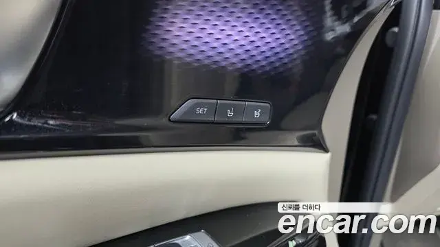 Kia Carnival 2023 — ფოტო 29/35