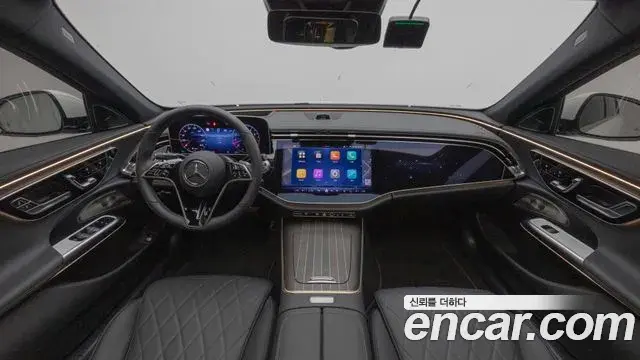 Mercedes-Benz E-Class 2025 — Photo 7/19