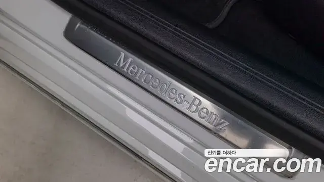 Mercedes-Benz E-Class 2025 — Photo 9/19