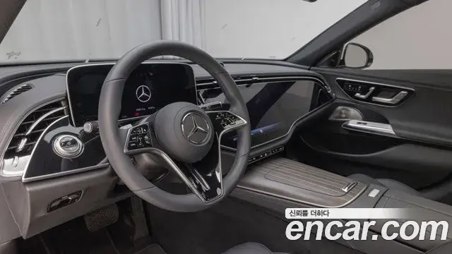 Mercedes-Benz E-Class 2025 — Photo 2/19