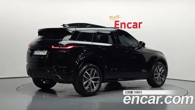 Land Rover Range Rover Evoque 2025 — Фото 2/20