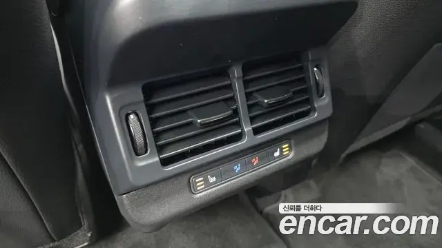 Land Rover Range Rover Evoque 2025 — Фото 19/20