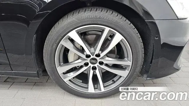 Audi A6 2021 — Photo 27/35