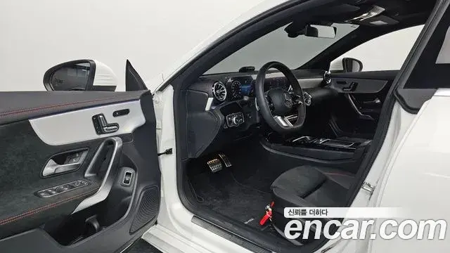 Mercedes-Benz CLA-Class 2024 — Photo 18/34