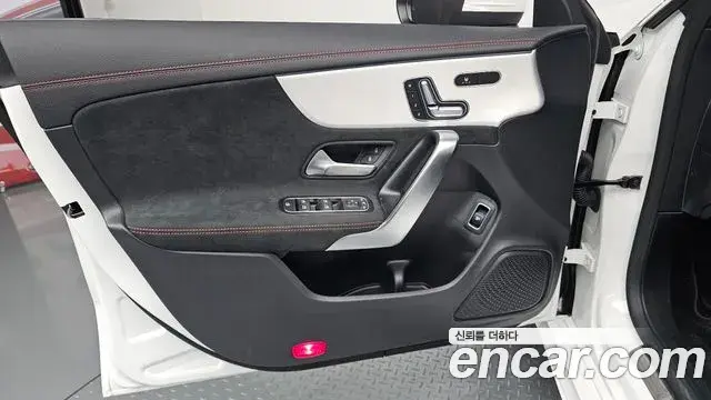 Mercedes-Benz CLA-Class 2024 — Photo 13/34