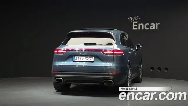 Porsche Cayenne 2019 — ფოტო 7/34