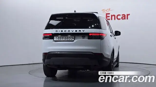 Land Rover Discovery 5 2019 — Фото 4/20