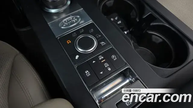 Land Rover Discovery 5 2019 — Photo 30/34