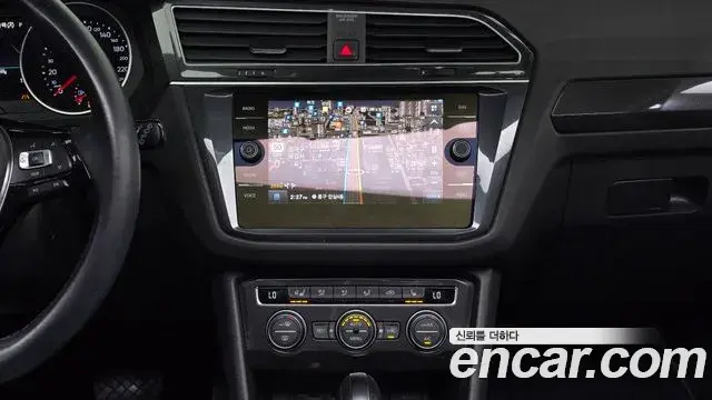 Volkswagen Tiguan 2019 — ფოტო 4/32