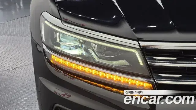 Volkswagen Tiguan 2019 — ფოტო 14/32
