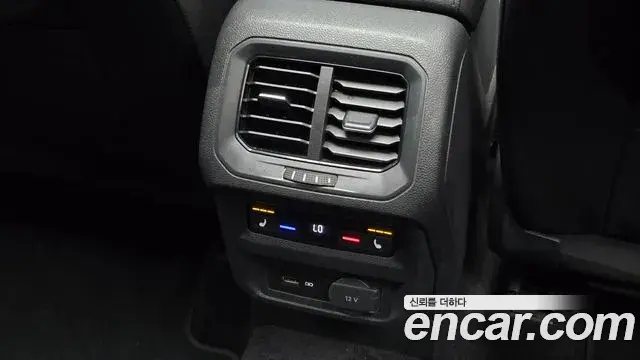 Volkswagen Tiguan 2019 — ფოტო 9/32