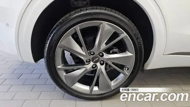 Genesis GV70 2021 — Photo 5/20