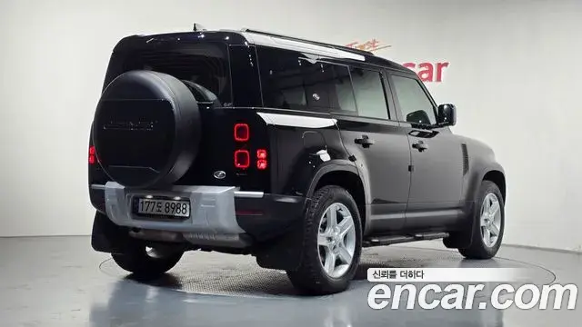 Land Rover Defender 2022 — ფოტო 16/35