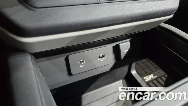 Land Rover Defender 2022 — ფოტო 33/35