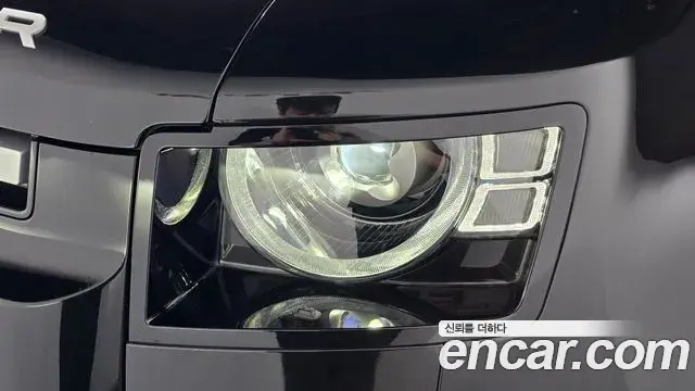 Land Rover Defender 2022 — ფოტო 28/35