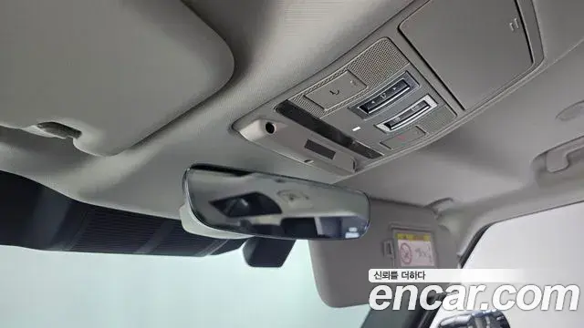 Land Rover Defender 2022 — ფოტო 32/35