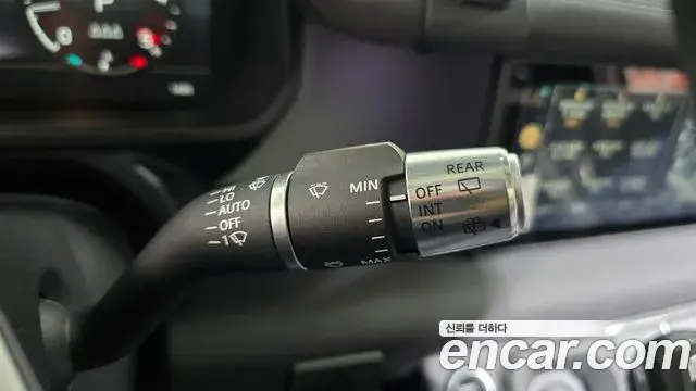 Land Rover Defender 2022 — ფოტო 7/35