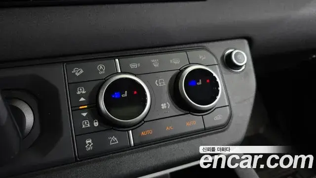Land Rover Defender 2022 — ფოტო 34/35