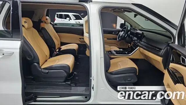 Kia Carnival 2021 — Фото 11/20