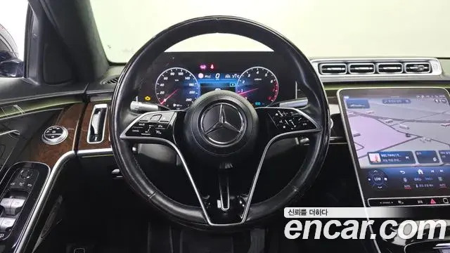 Mercedes-Benz S-Class 2021 — Photo 8/20