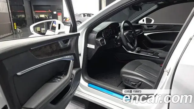 Audi A6 2021 — ფოტო 11/34