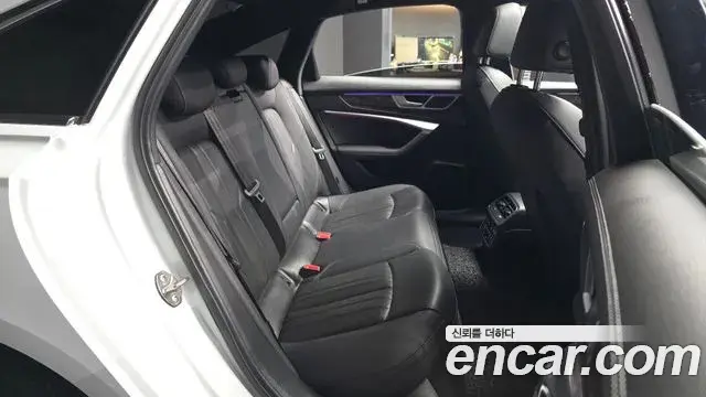 Audi A6 2021 — ფოტო 15/34