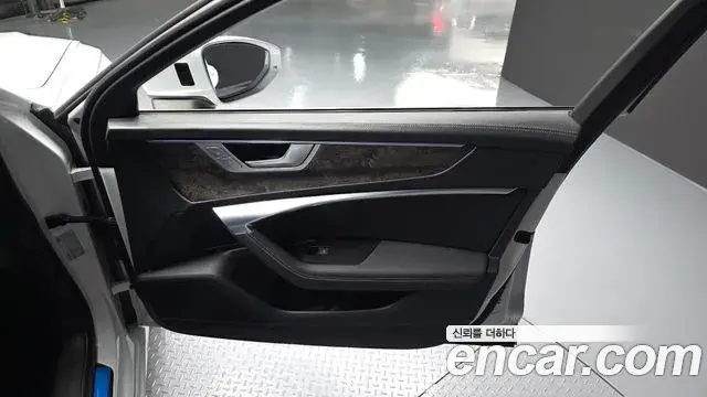 Audi A6 2021 — ფოტო 6/34