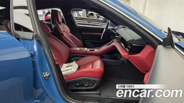 Porsche Taycan 2021 — Photo 26/36