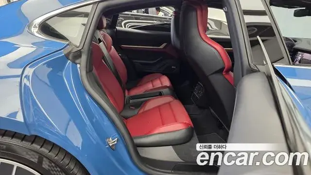 Porsche Taycan 2021 — Photo 16/36