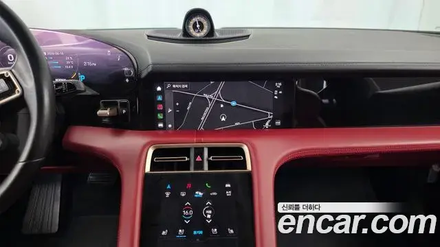 Porsche Taycan 2021 — Photo 32/36