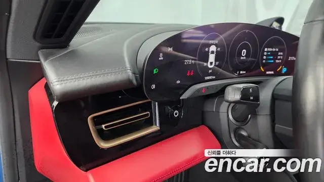 Porsche Taycan 2021 — Photo 4/36