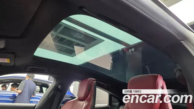 Porsche Taycan 2021 — Photo 24/36