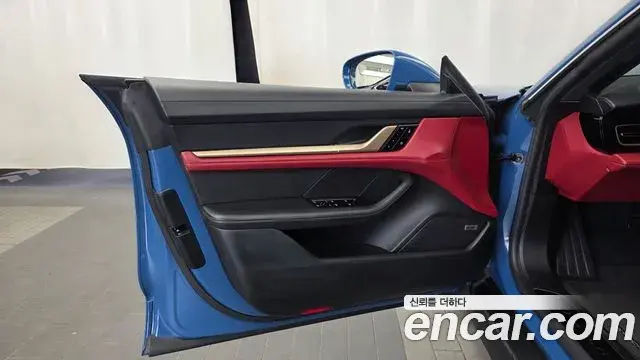 Porsche Taycan 2021 — Photo 22/36