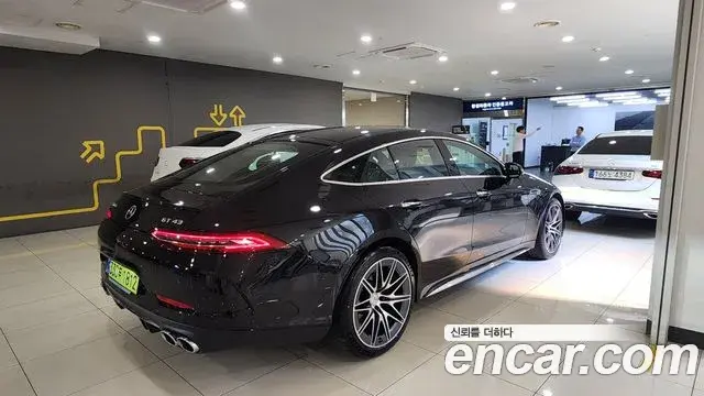Mercedes-Benz AMG GT 2025 — Фото 2/19