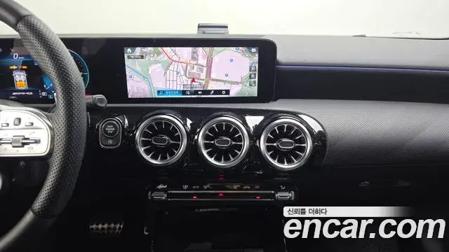 Mercedes-Benz A-Class 2022 — Photo 19/20