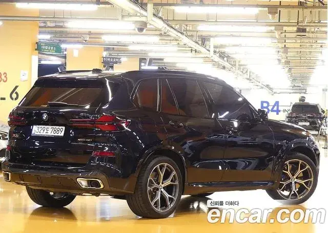 BMW X5 2025 — Фото 1/20