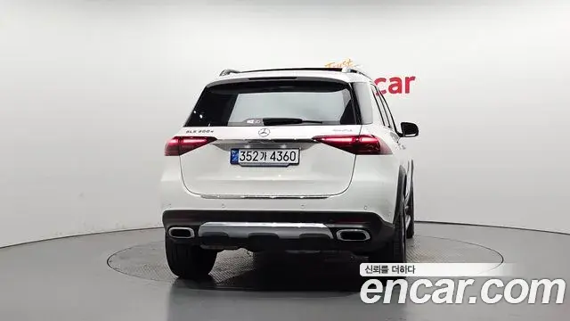 Mercedes-Benz GLE-Class 2023 — Фото 3/20