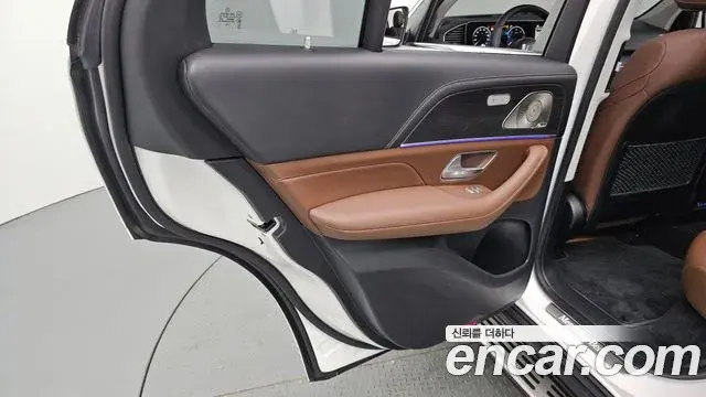 Mercedes-Benz GLE-Class 2023 — ფოტო 8/33
