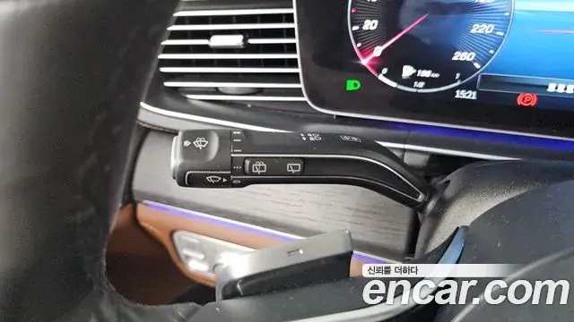 Mercedes-Benz GLE-Class 2023 — ფოტო 26/33