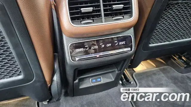 Mercedes-Benz GLE-Class 2023 — ფოტო 7/33