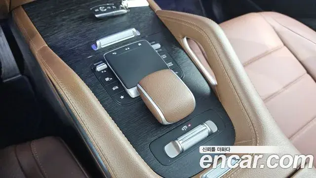 Mercedes-Benz GLE-Class 2023 — ფოტო 22/33