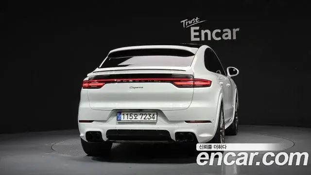 Porsche Cayenne 2023 — Photo 11/20