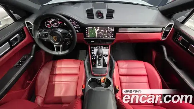 Porsche Cayenne 2023 — Photo 13/20