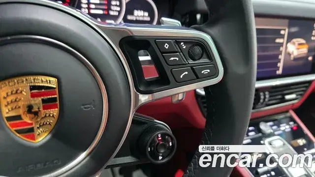 Porsche Cayenne 2023 — Photo 4/20