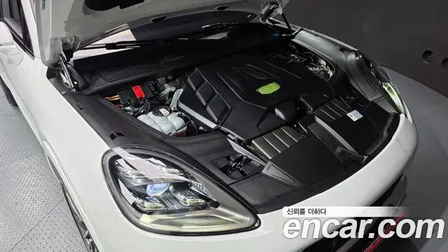 Porsche Cayenne 2023 — Photo 10/20