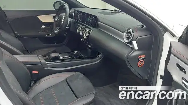Mercedes-Benz CLA-Class 2023 — Photo 16/17
