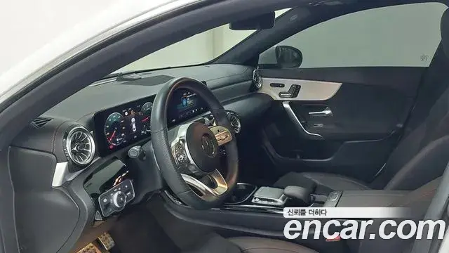 Mercedes-Benz CLA-Class 2023 — Photo 14/17