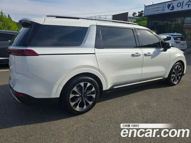 Kia Carnival 2023 — Фото 3/20