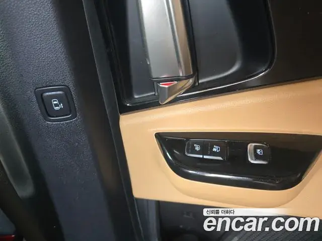 Kia Carnival 2023 — Фото 16/20