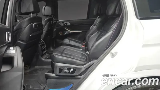 BMW X7 2025 — Photo 19/29